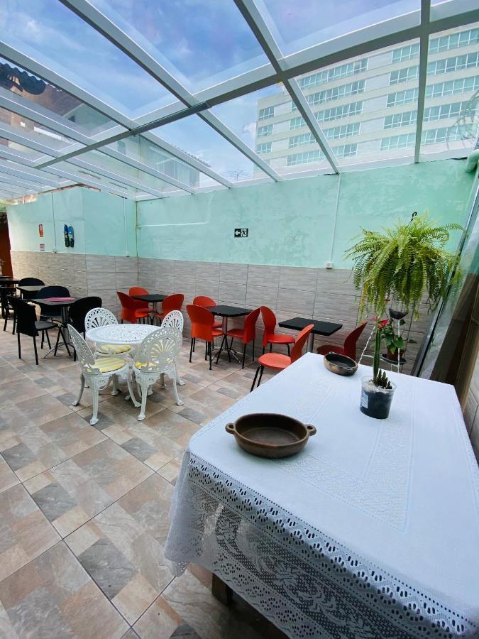 Rota Bh Hostel เบโลโอรีซอนชี ภายนอก รูปภาพ